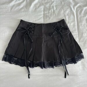 Cute black skirt